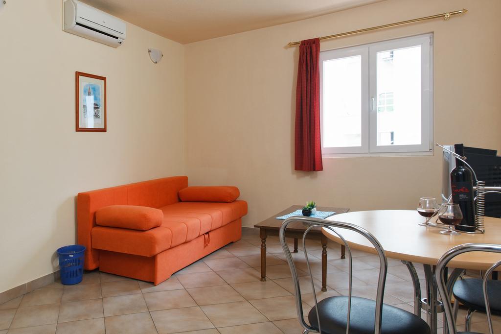 Apartments Alajbeg Trogir Rum bild
